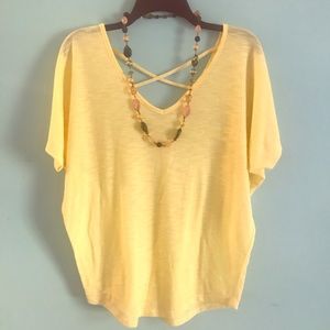 💰Maurice’s v-neck with criss-cross back.